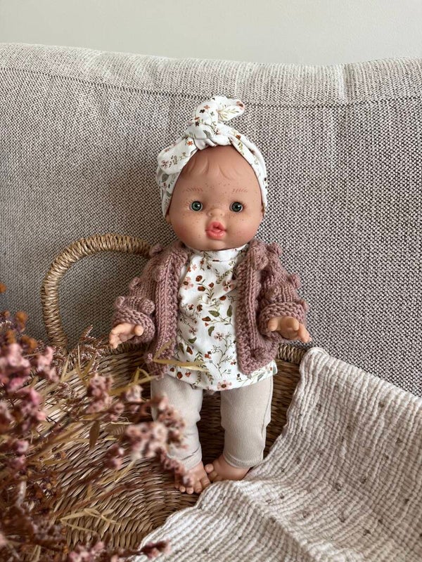 Paola Reina pop met kledingsetje Fleur en merino vestje