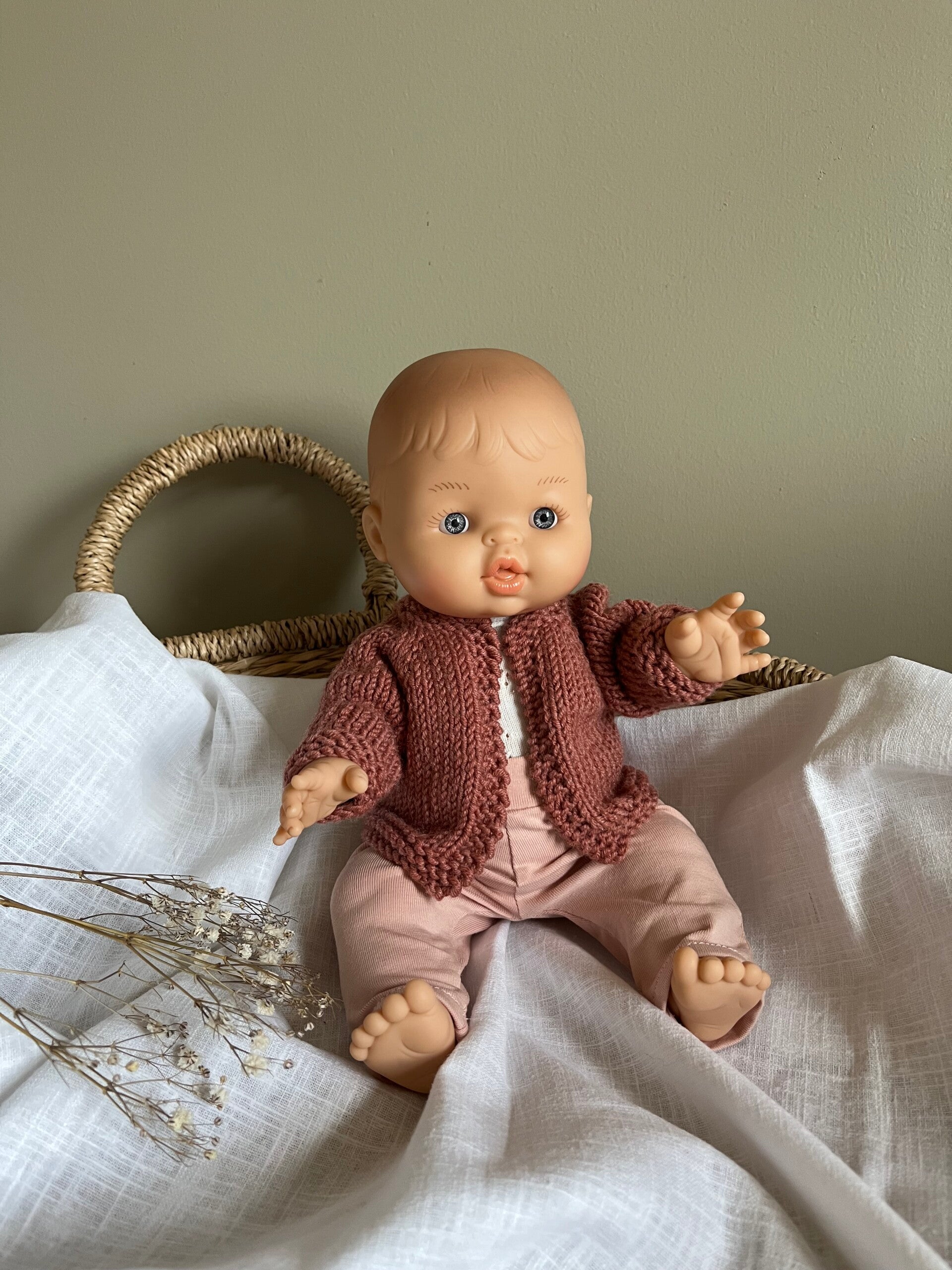 Vestje Merino blush voor Paola Reina/ Minikane 34 cm