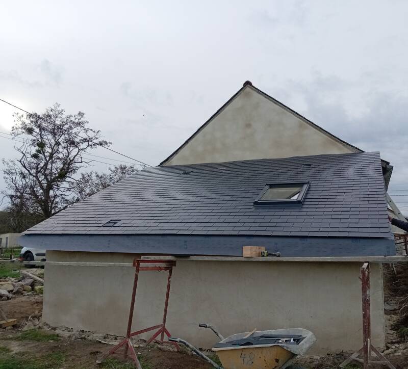 couverture  en ardoise fibro et pose d'un velux