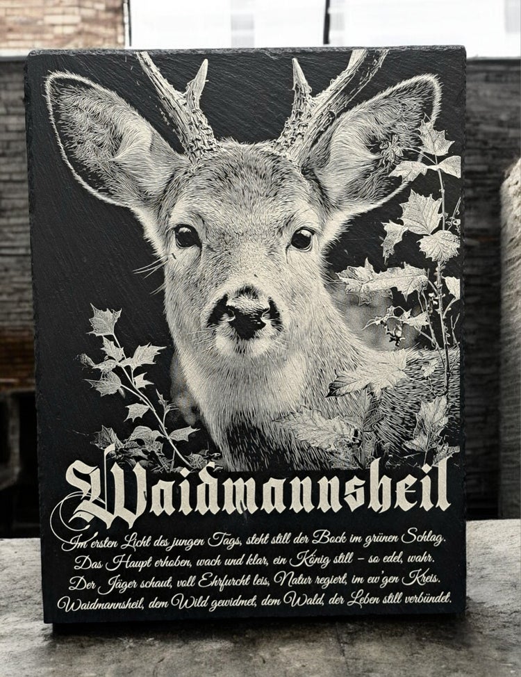 Personalisiertes Rehbock-Schieferbild als würdiges Ehrengeschenk für einen Jagdverein