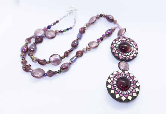 Halsketting paars en goud kleuren - Necklace in purple and gold colors