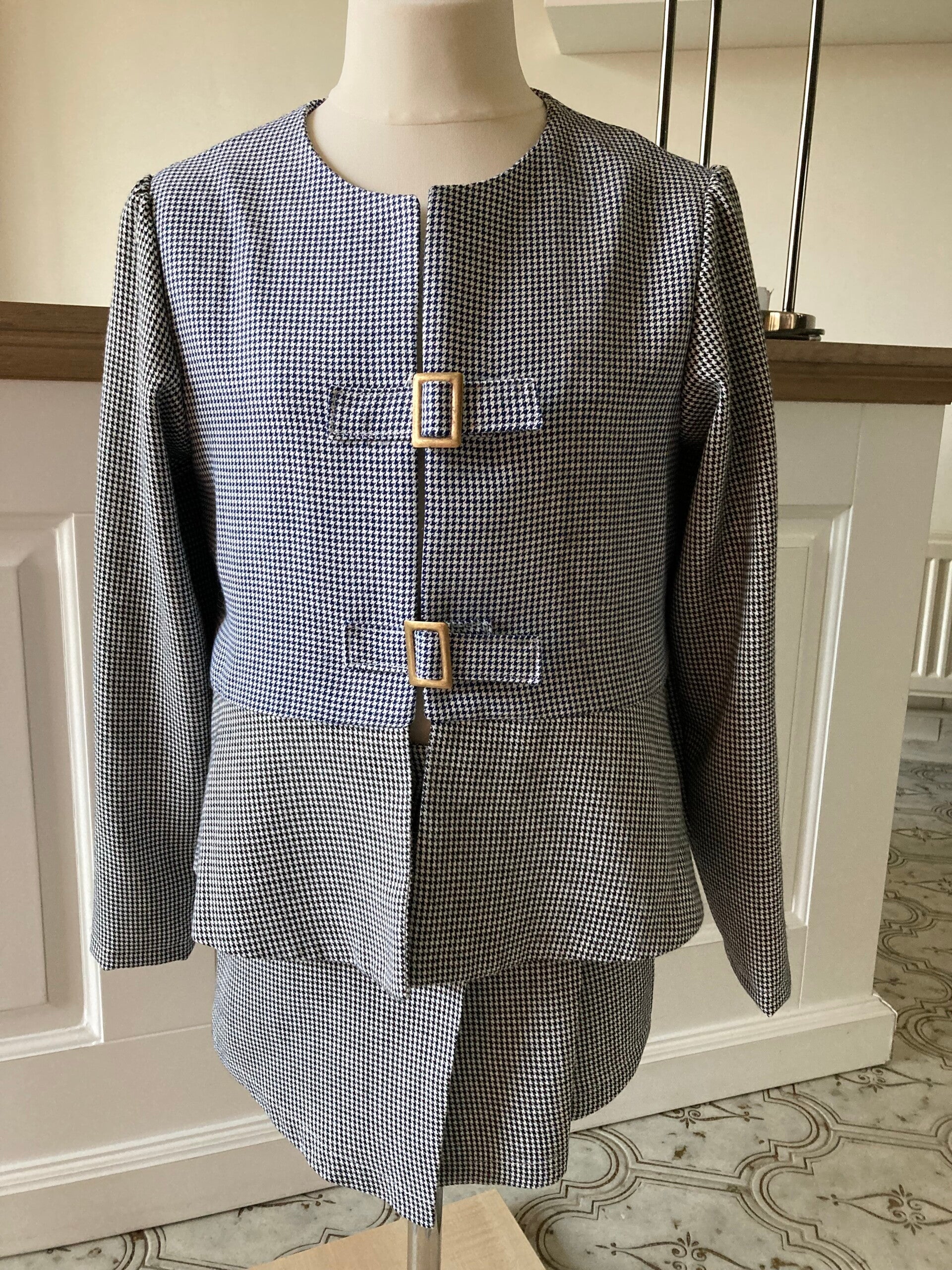 Blazer en skort (short/rok) in pied-de-poule