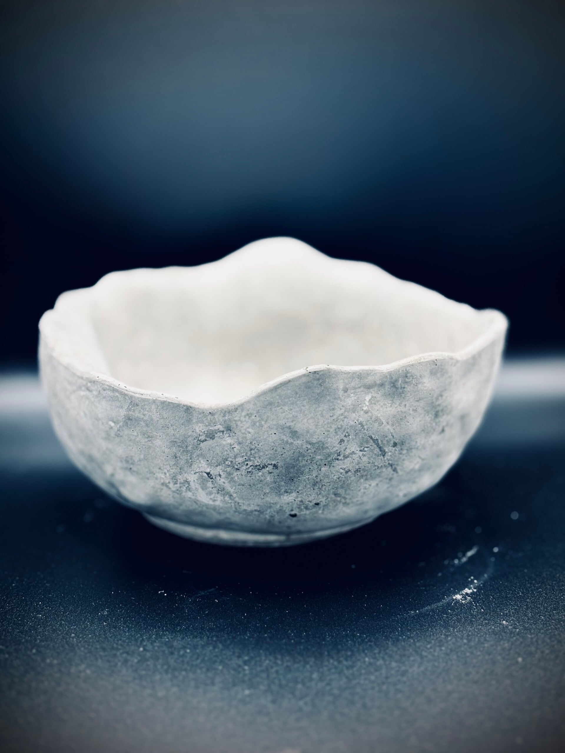 Bol forme irrégulière en béton