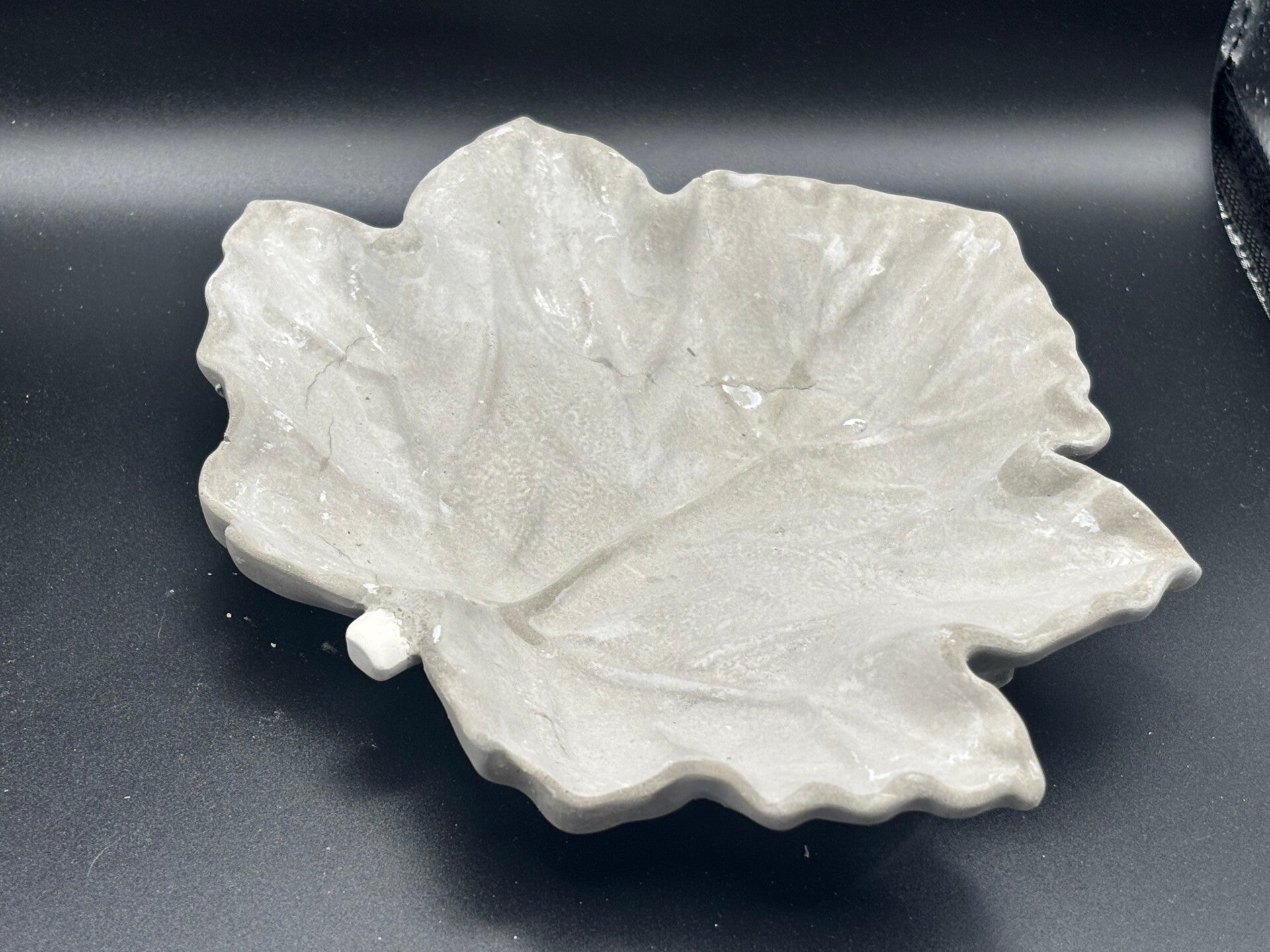 Plateau feuille béton