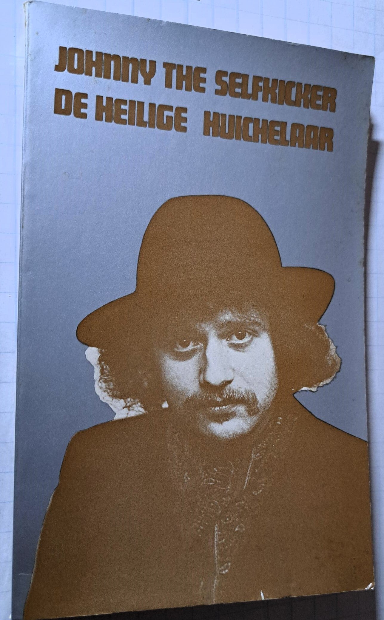 Johnny the Selfkicker- De heilige huichelaarr