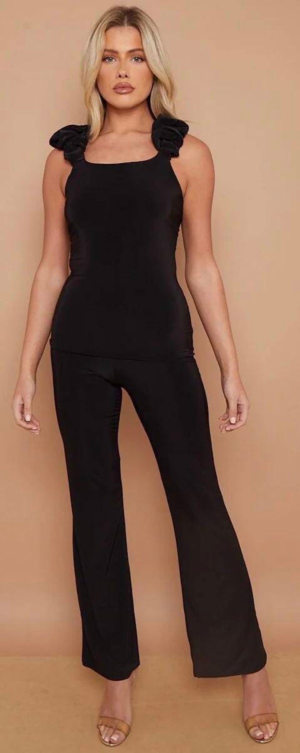 Double lined frilled lounge set