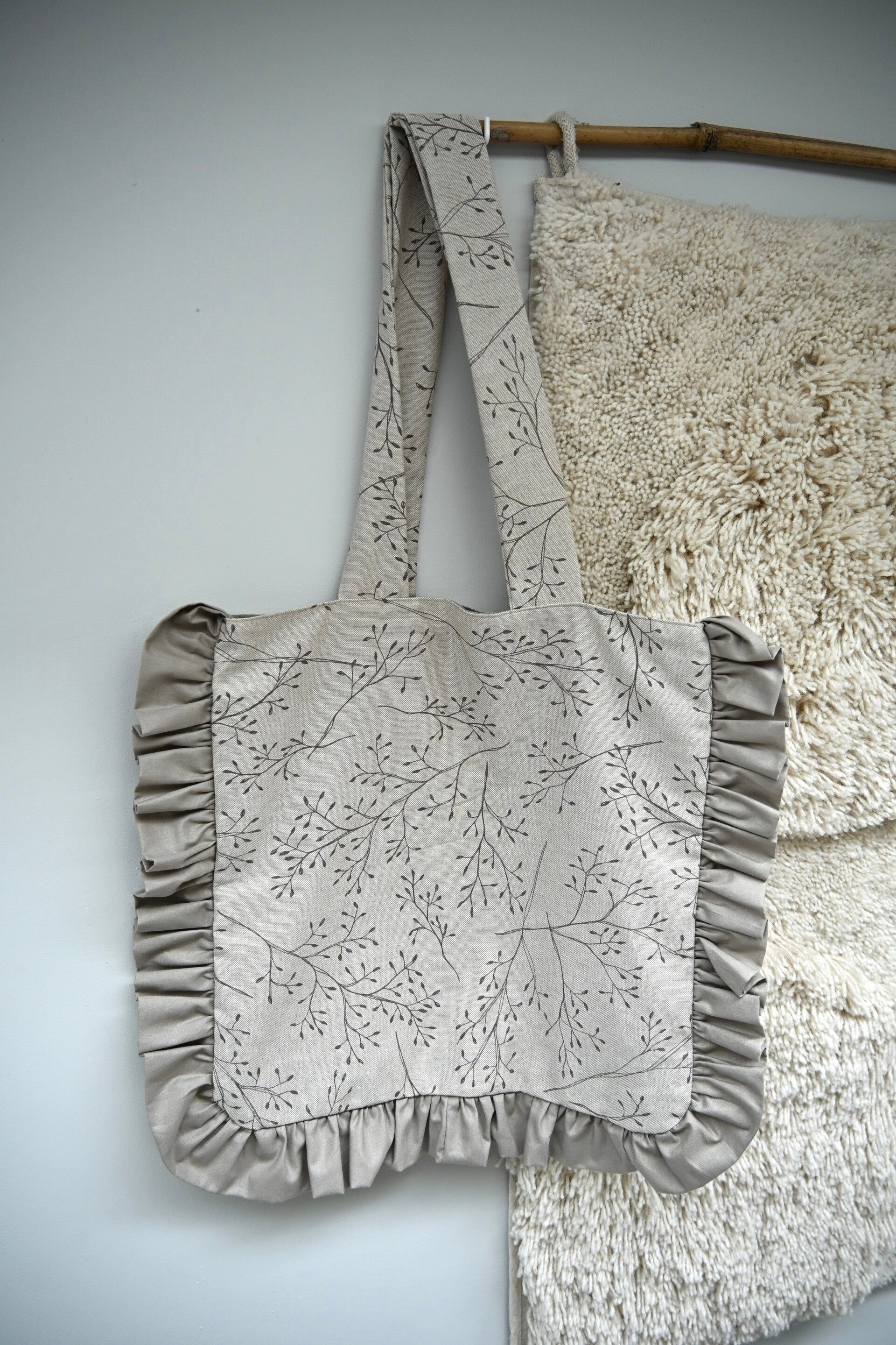 Mae ruffel bag