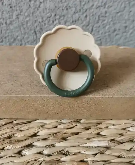 Frigg Speen  6+ Natuurrubber - Daisy - Taupe / Groen