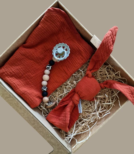 Cadeaupakket Baby - Neutraal - Slabber Rood
