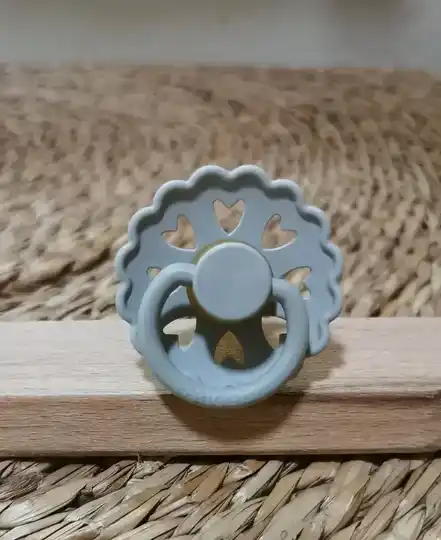 Frigg Speen 6+ Natuurrubber - Hartje - Grijs