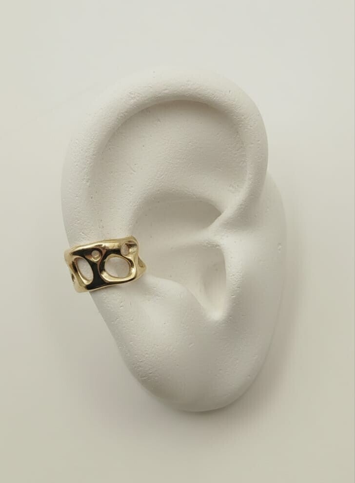 ALVEO Earcuff