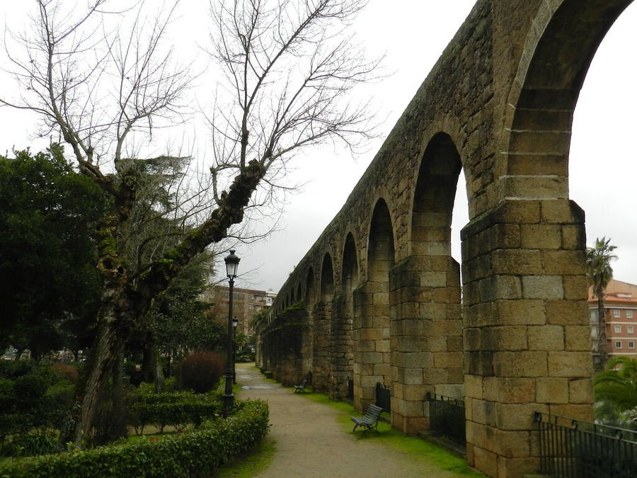 arcos del acueducto de san antón de plasencia