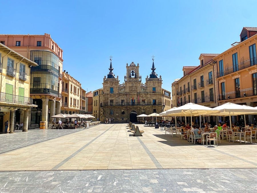 Plaza Mayor, Astorba