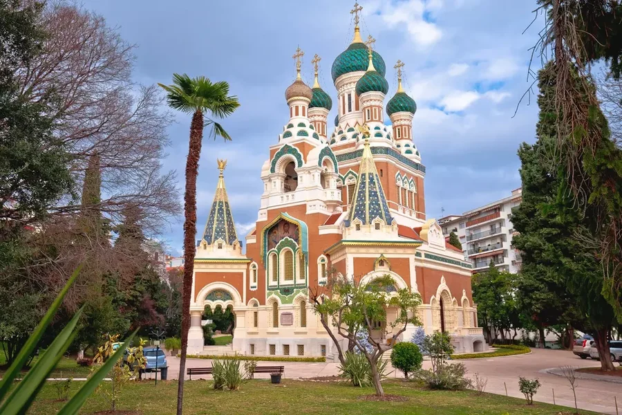 La Catedral de San Nicolás en Niza es una de las iglesias ortodoxas rusas más importantes fuera de Rusia