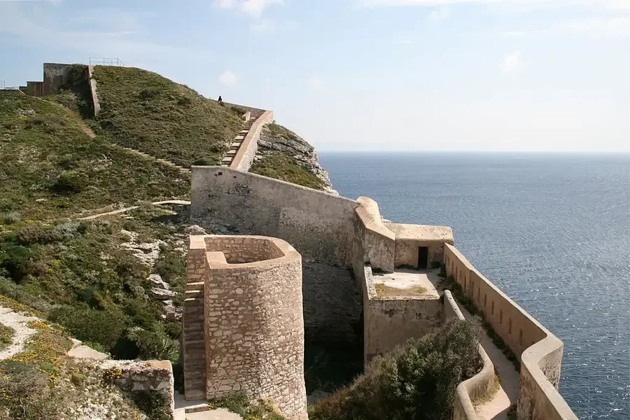 La Ciudadela de Bonifacio es uno de los lugares más impresionantes de Córcega,