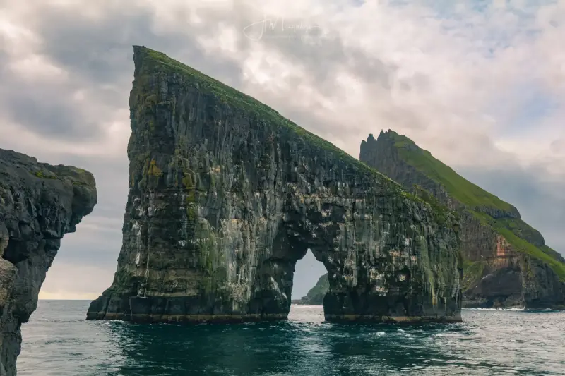 Drangarnir y Tindhólmur: Maravillas Naturales de las Islas Feroe
