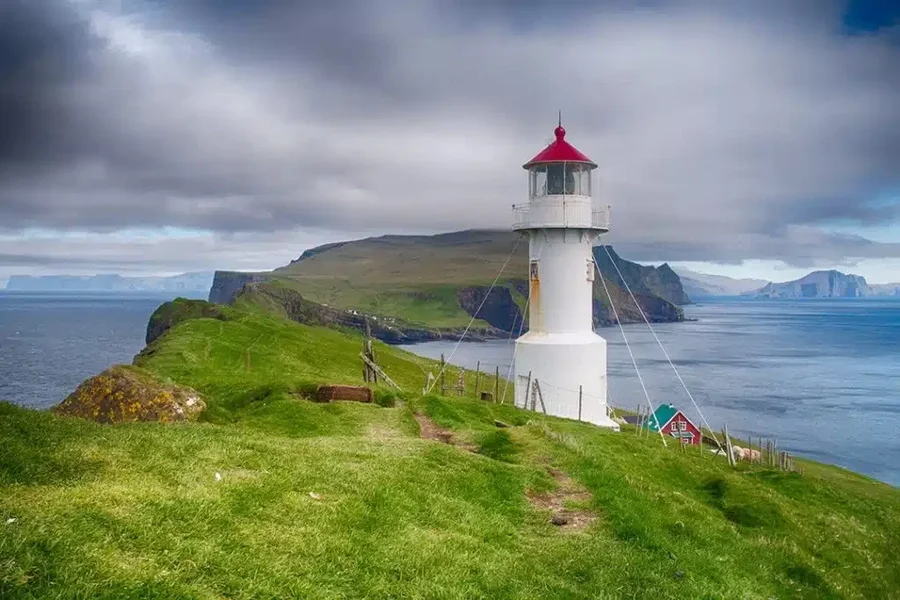 Faro de Mykineshólmur: Un Icono del Atlántico Norte