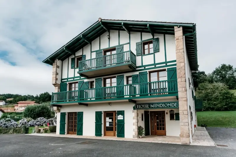 Hôtel Mendionde ***
