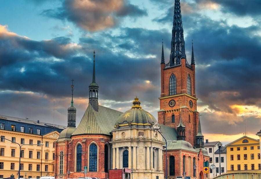 Riddarholmskyrkan, ubicada en la isla de Riddarholmen, es una de las iglesias más antiguas de Estocolmo