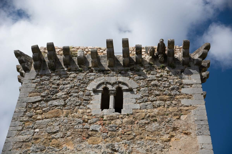 Vista Exterior de la parte superior de la Torre del Homenaje del Castillo Templario de Ucero, Soria