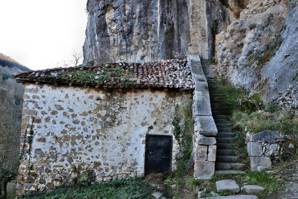 Cueva y Ermita de Sandaili, Oñati (País Vasco)