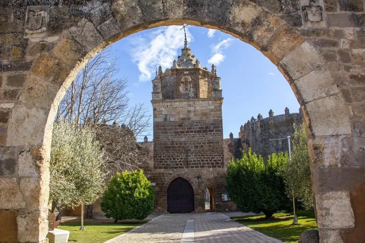 Monasterio de Veruela: donde la piedra guarda silencio y poesía