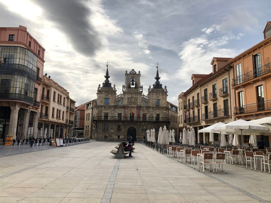 Plaza Mayor de Astorga: corazón histórico y cultural de la ciudad