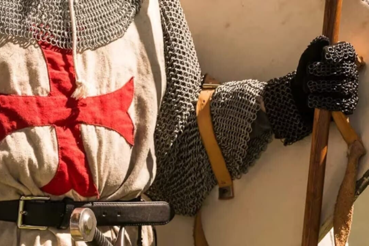 Vestimenta de Templario