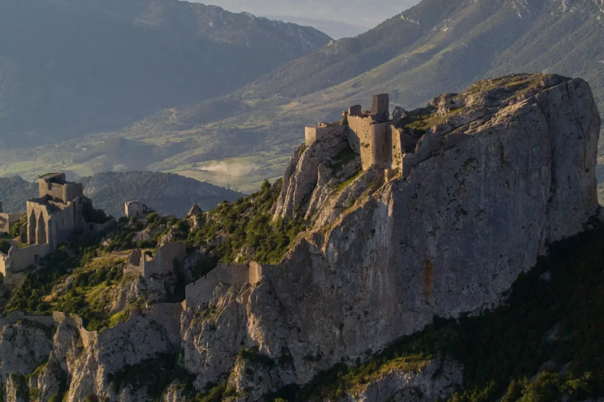 Peyrepertuse — El castillo-dragón del Languedoc