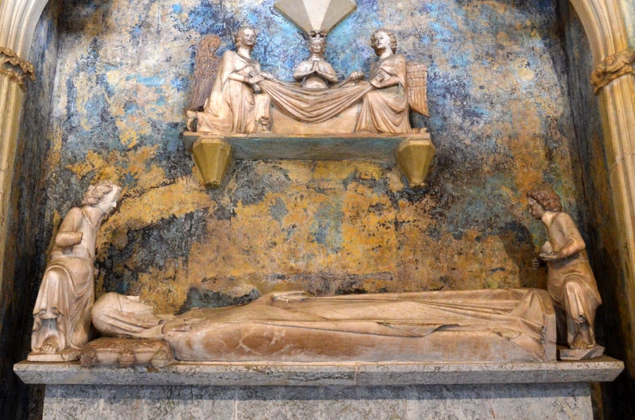 Sepulcro bifrontal de la reina Elisenda de Montcada