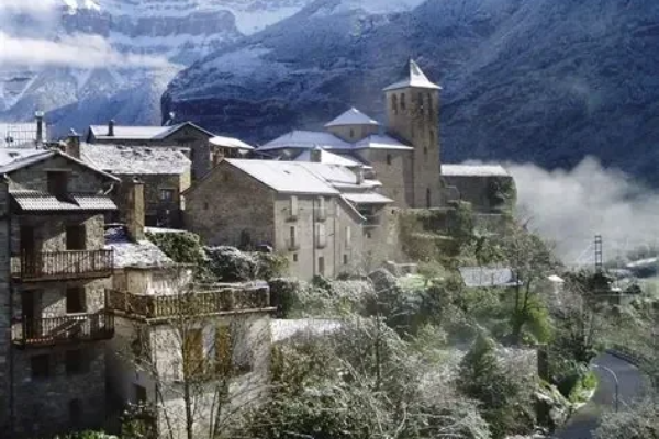 Torla (La puerta natural al Parque Nacional de Ordesa)