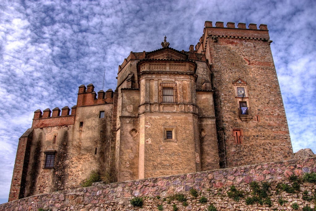 Castillo de Aracena y la Iglesia Prioral de Nuestra Señora del Mayor Dolor.