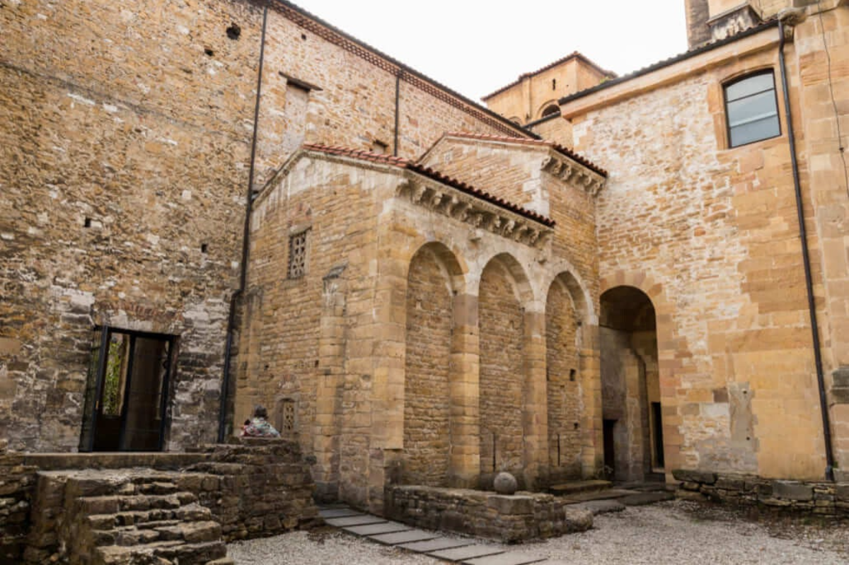 La Cámara Santa es el corazón espiritual de la Catedral de Oviedo