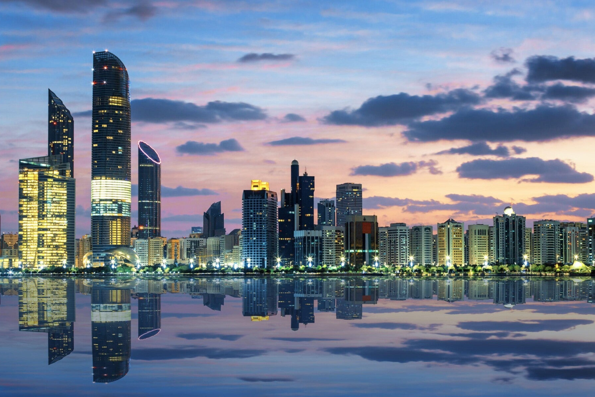 Rascacielos y skyline de Abu Dabi: la ciudad vertical