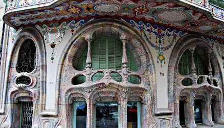 Casa Comalat – Dos caras, un alma