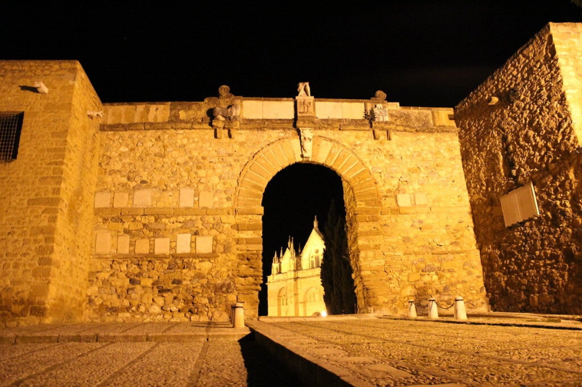 Arco de los Gigantes