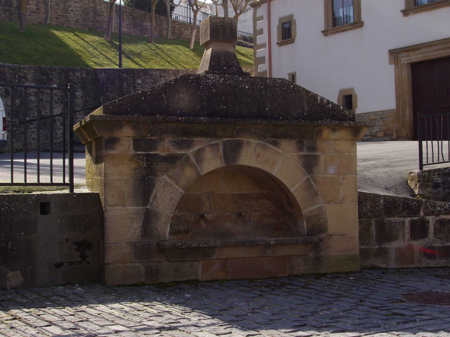 Fuente histórica de Tiebas