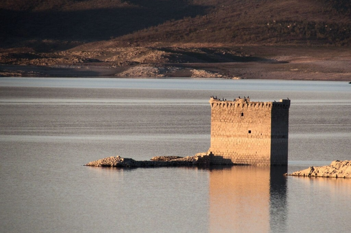 Castillo Templario de Alconétar sumergido en la aguas