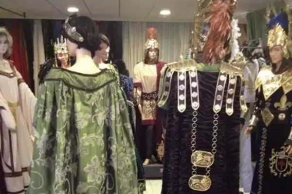 Indumentaria de las comparsas de los Moros y Cristianos de Crevillente
