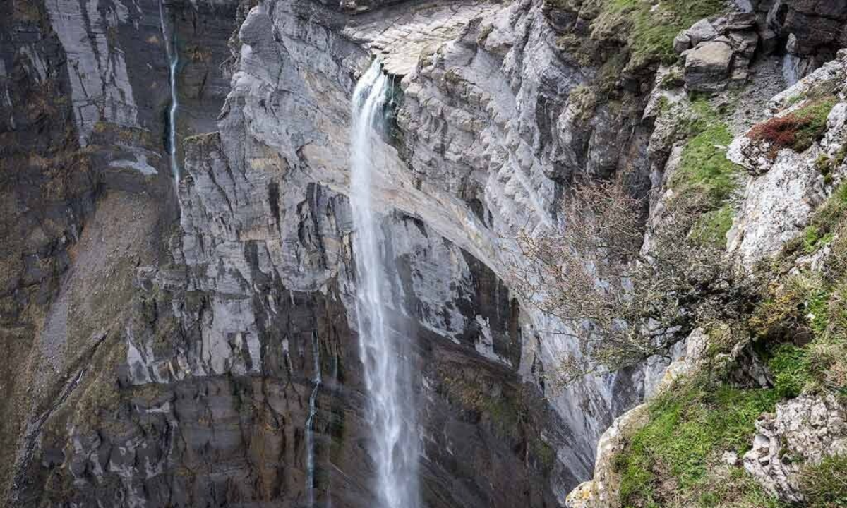 Salto del Nervión: La cascada más alta de la Península Ibérica