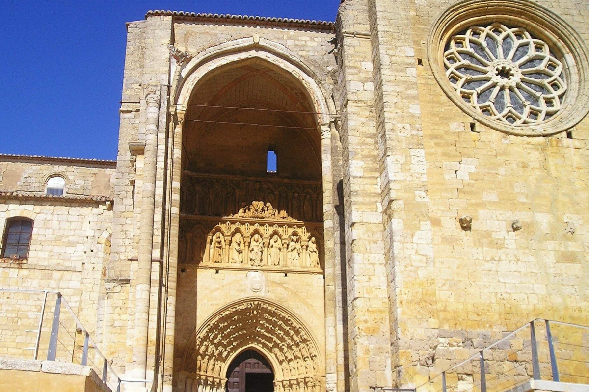 Santa María de la Blanca: El Templo-Fortaleza del Camino