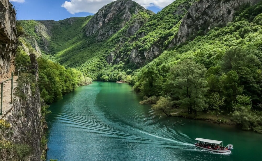 Cañón Matka Naturaleza salvaje a solo 30 minutos de Skopie
