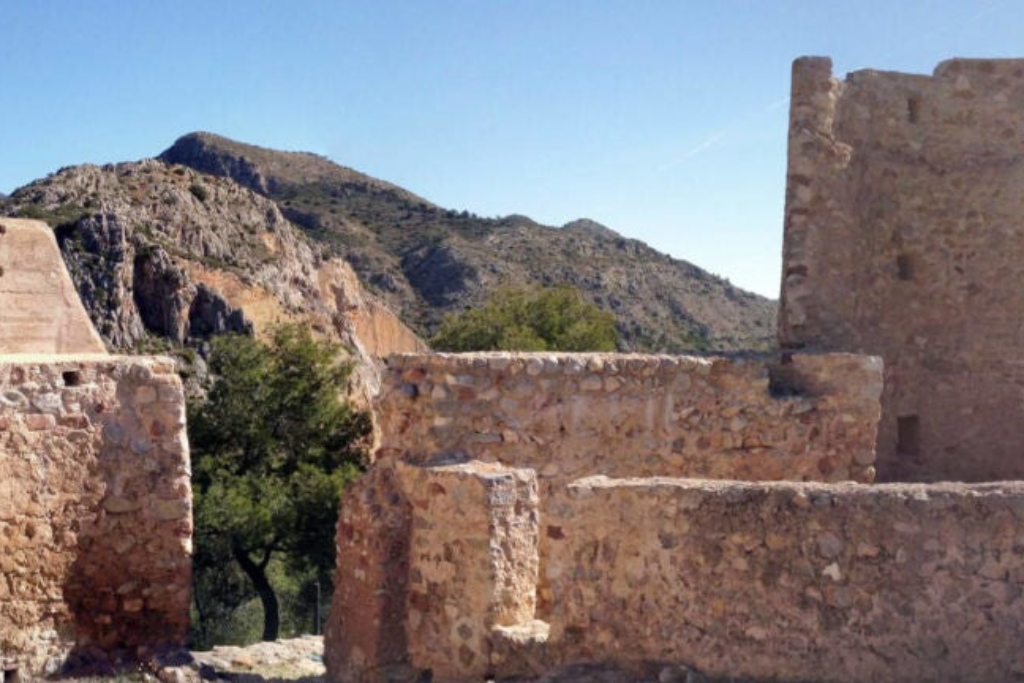 Castell Vell y el Cerro de la Magdalena