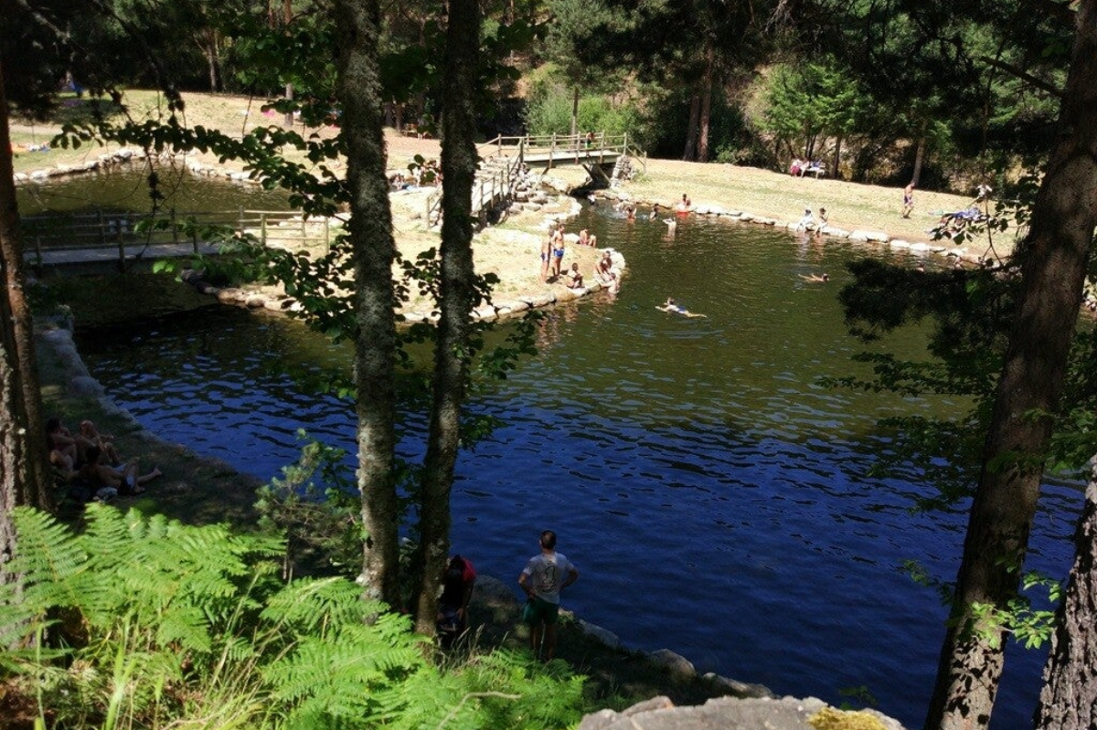 Piscina natural de Navafría (Área Recreativa de Los Claros)