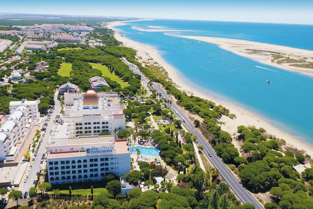 El Rompido: naturaleza viva entre faros, marismas y tradición marinera