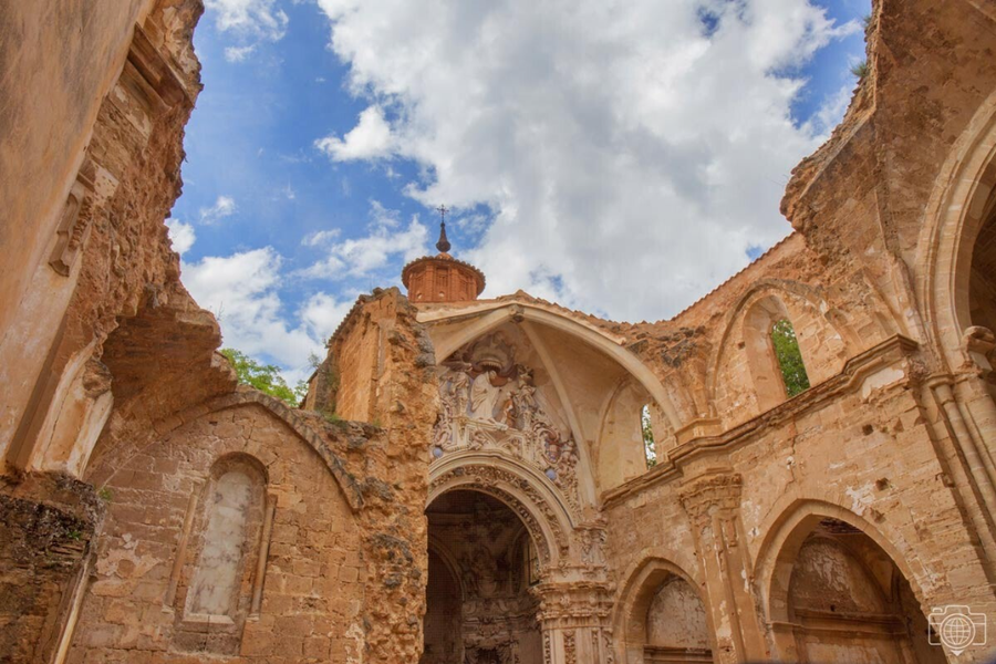Parte superior de las ruinas de la Iglesia del Monasterio de Piedra