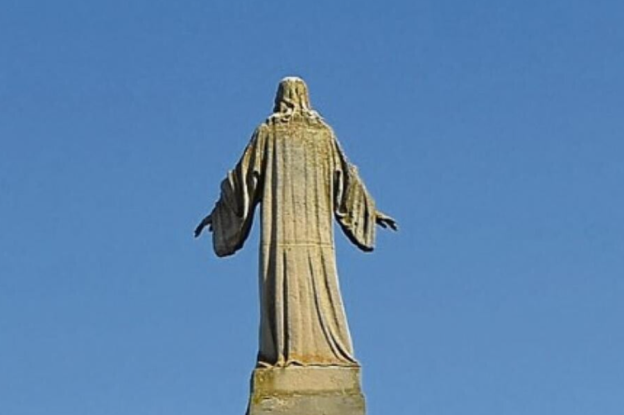 cristo redentor del castillo de Monzón