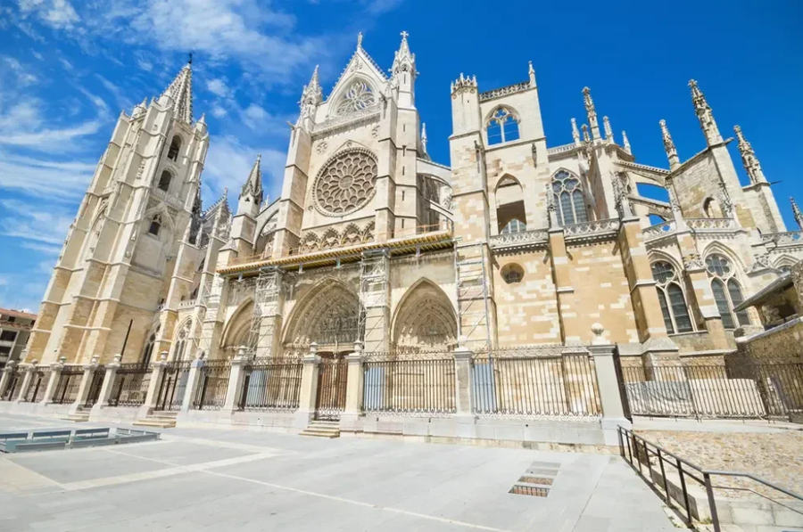 Catedral de León: Belleza gótica en estado puro