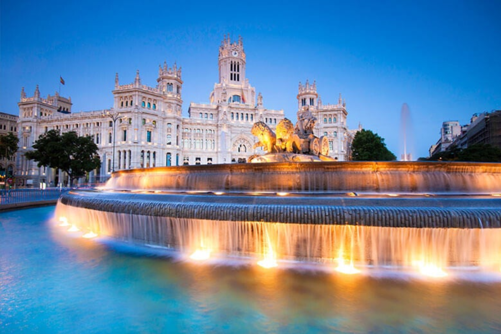 Palacio de Correos y fuente de la Cibeles