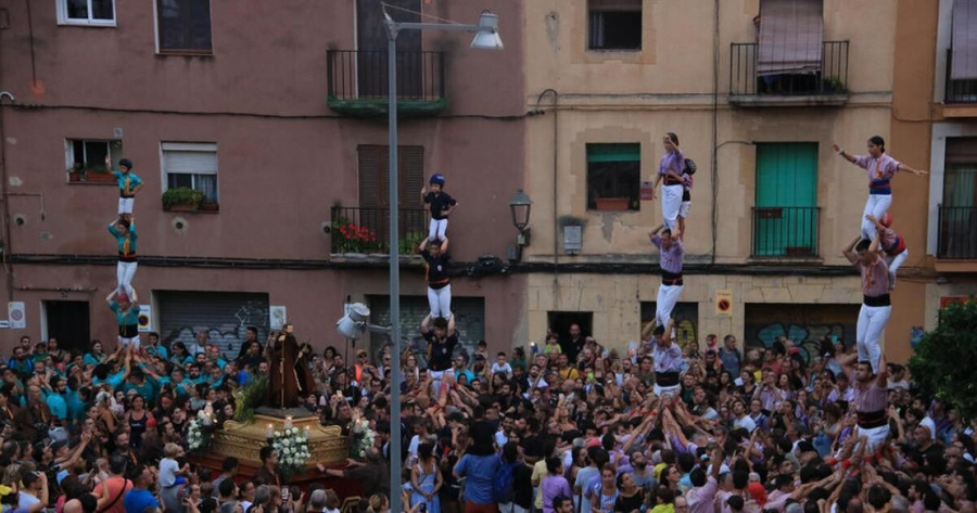 Procesion Sant Magi con castellets